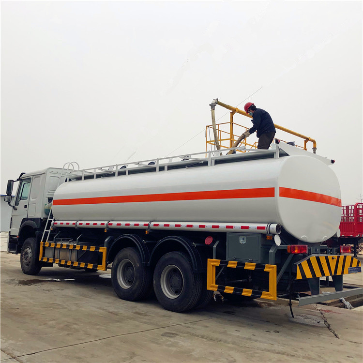 Sinotruk 20m3 Oil Delivery Truck 6*4  6000 Gallon Fuel  Truck For Sale