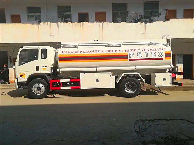 10m3 Airport Refueling Truck 90 km/h Mobile Oil Tank Truck 10000L With Fuel Dispenser