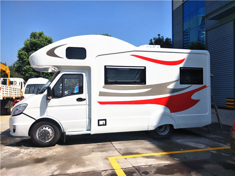 Automatic Transmission RV Caravan Van Foton , Fiberglass Outdoor Camping Car Decorated