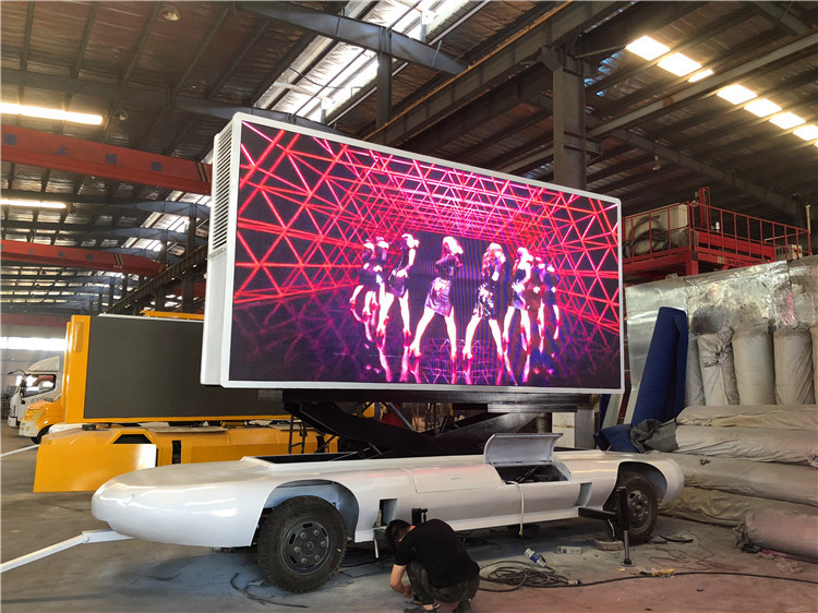 220V LED Advertising Trailer 192*192mm Module Size , Double-Axle Digital Billboard Trailer