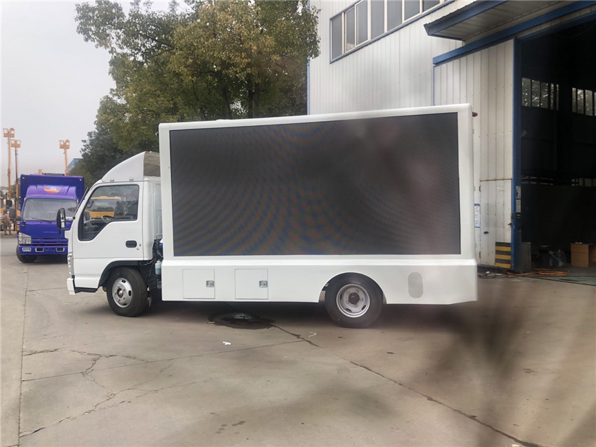 P5 LED Advertising Mobile Billboard Truck Lhd Diesel Fuel Type With Generator And Speakers