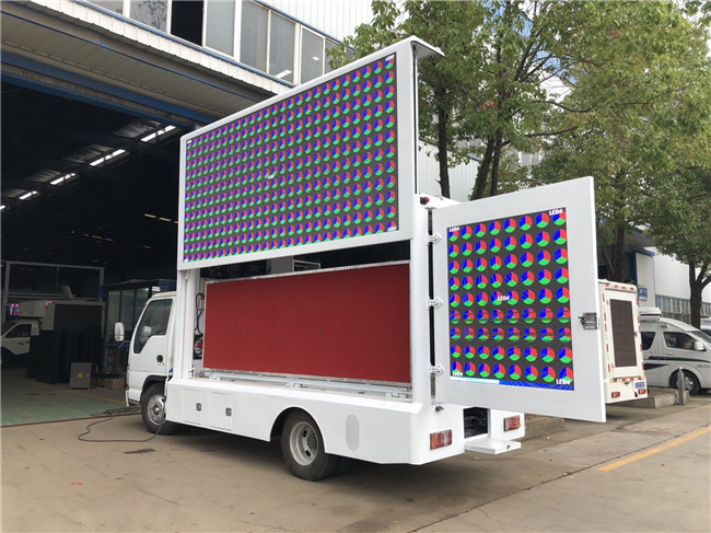 P5 LED Advertising Mobile Billboard Truck Lhd Diesel Fuel Type With Generator And Speakers