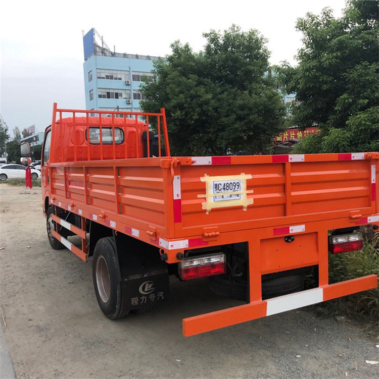 100Km/h Light Duty Cargo Vans Truck 82hp 4*2 Diesel Fuel Type