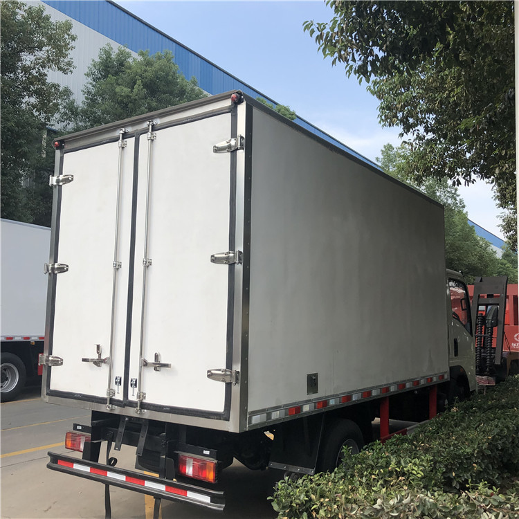 95km/H Light Duty Cargo Vans Box Truck 4x2 5 Ton Diesel Fuel Type