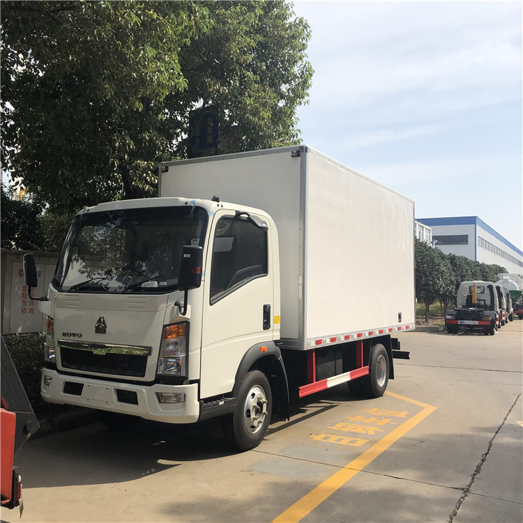 95km/H Light Duty Cargo Vans Box Truck 4x2 5 Ton Diesel Fuel Type