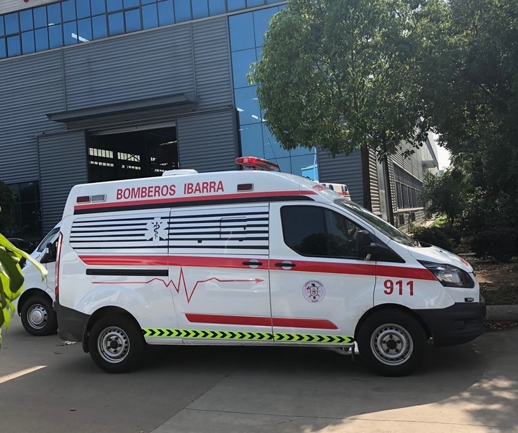 6 Seats Diesel Medium Duty Ambulance Emergency Monitoring Ford V362 Transit Van Ambulance