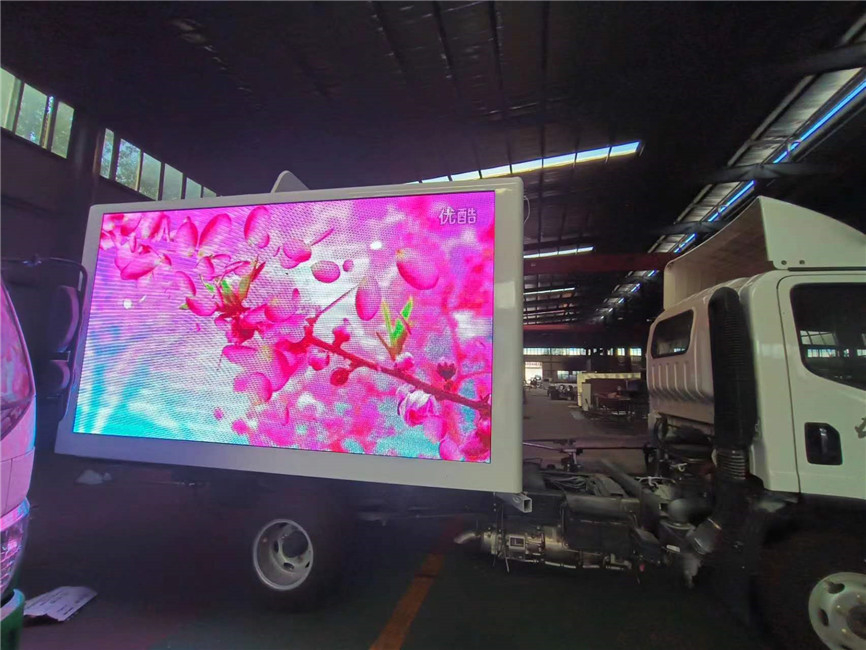 P6 Digital Billboard Truck 320*160mm 3 Sides P5 Mobile LED Display Truck Advertising
