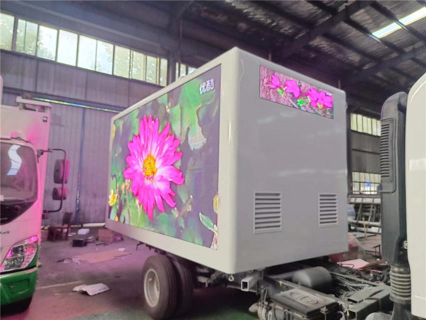 P6 Digital Billboard Truck 320*160mm 3 Sides P5 Mobile LED Display Truck Advertising