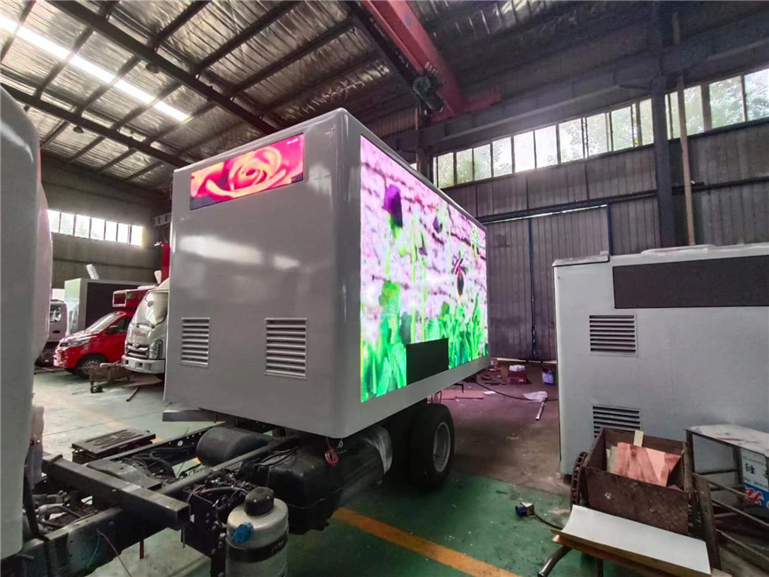 P6 Digital Billboard Truck 320*160mm 3 Sides P5 Mobile LED Display Truck Advertising