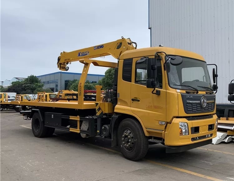 8 - 10 Ton Car Wrecker Tow Truck Platform 6.3T  Wheel Base 4500mm Heavy Duty Towing