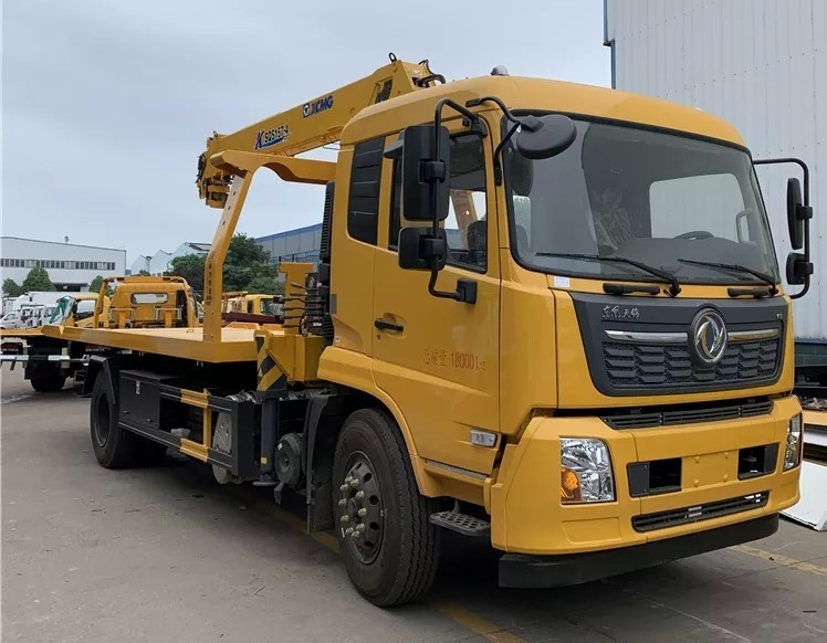 8 - 10 Ton Car Wrecker Tow Truck Platform 6.3T  Wheel Base 4500mm Heavy Duty Towing