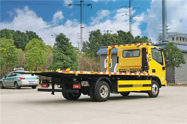 5 Tons Winch Tow Truck FOTON Aumark 4*2 cheap Flatbed Towing Truck For Sale