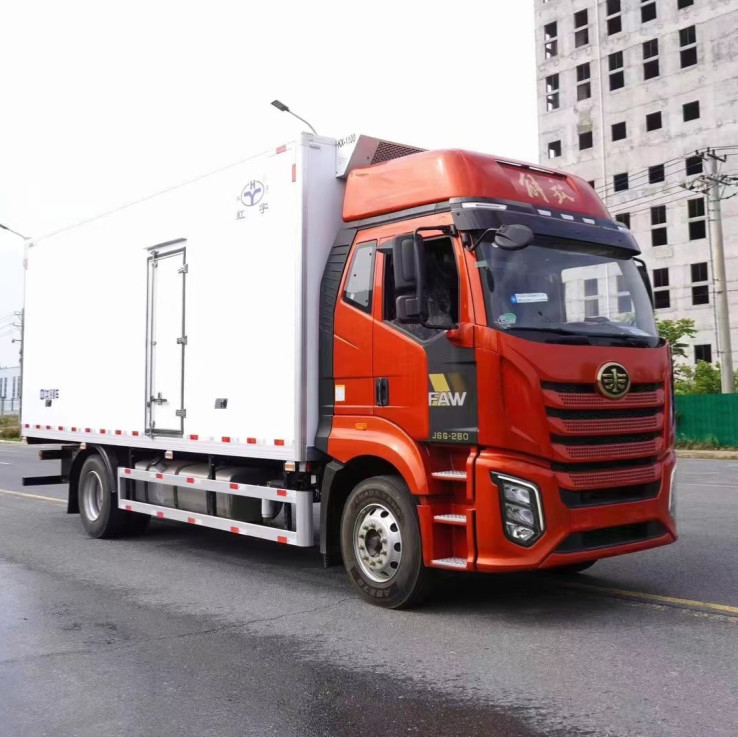 FAW 10 Ton Reefer Truck Cold Room Van Truck For Vegetable And Fruit