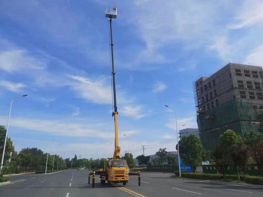 4×2 Bucket Lift Truck 116hp High Altitude Work Vehicle Euro 6 Aerial Platform Truck
