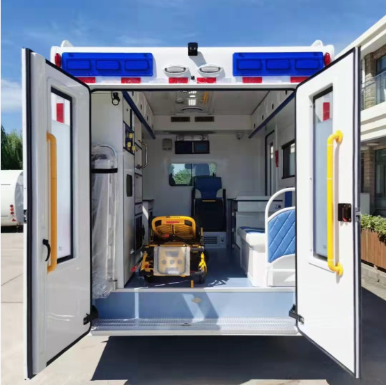 Professional Emergency Ambulance Car 4x4 Drive Type EURO 5 Iveco Ambulance