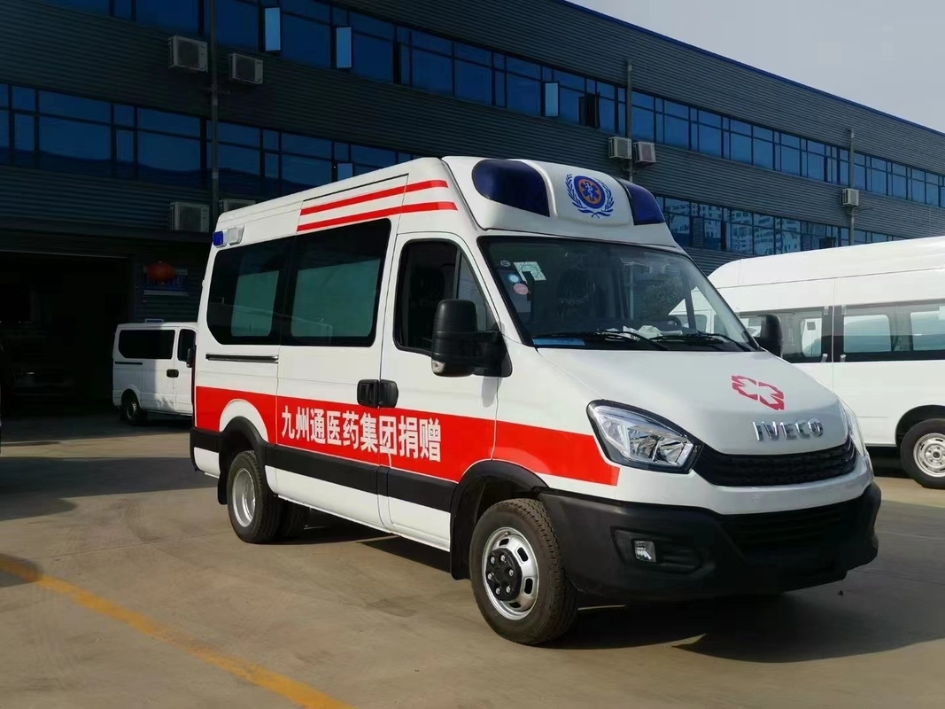 Ambulance with Overall Dimensions 5670 X 2011 X 2790 and Gross Weight Appro X 4000