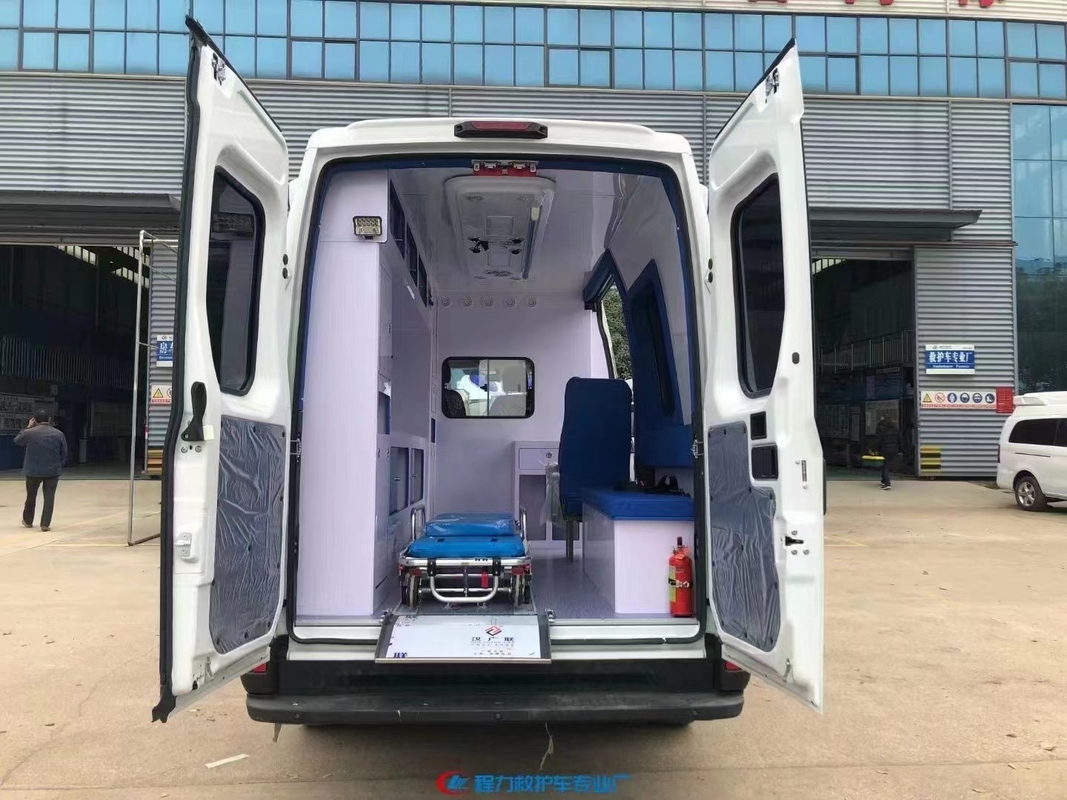 IVECO Automatic/Manual Hospital Ambulance With Appro X 2970kg Net Weight Type 3 Ambulance For Sale