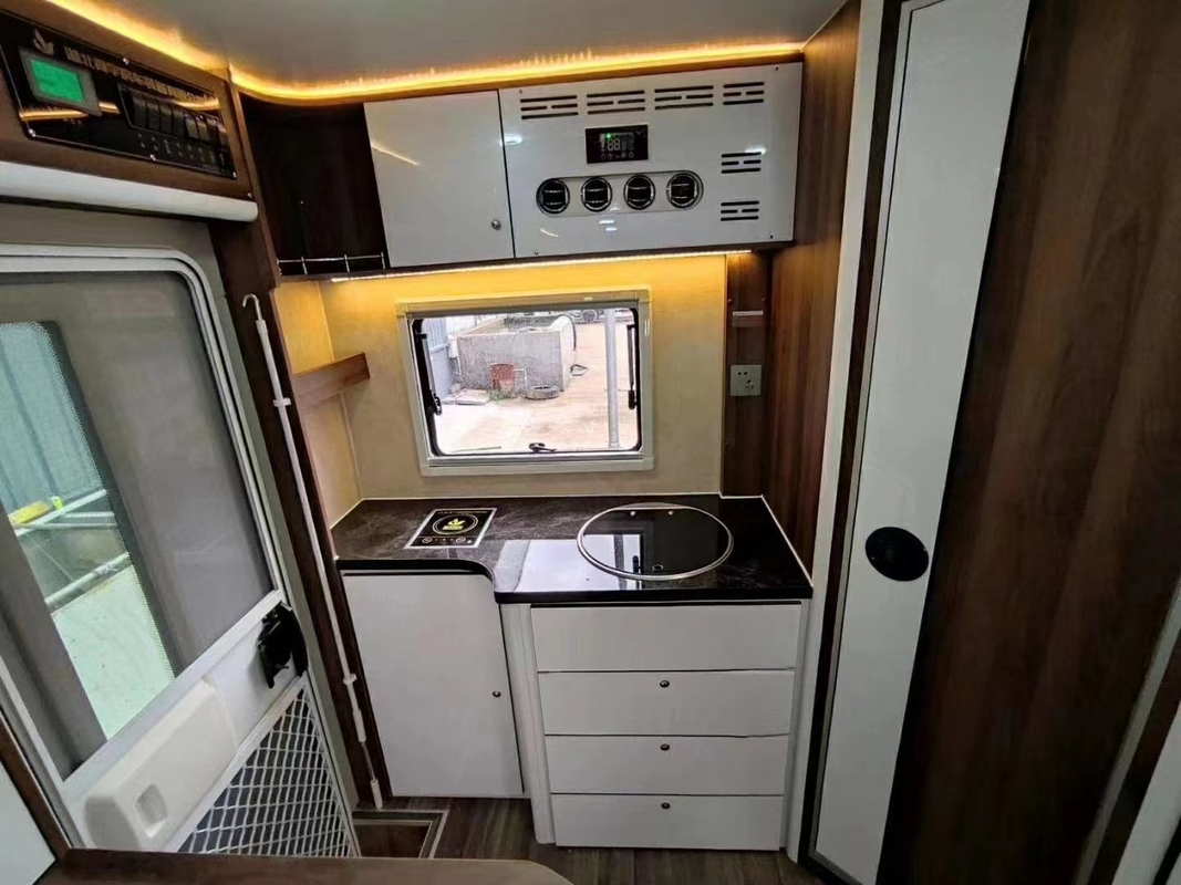 Luxury Travel Trailer With Engine 170hp IVECO Motorhomes Caravan OE NO OEM Service Customized