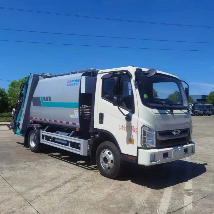 Diesel Fuel 6.50-16 Tire Garbage Bin Truck With 6 Pieces And 1 Spare