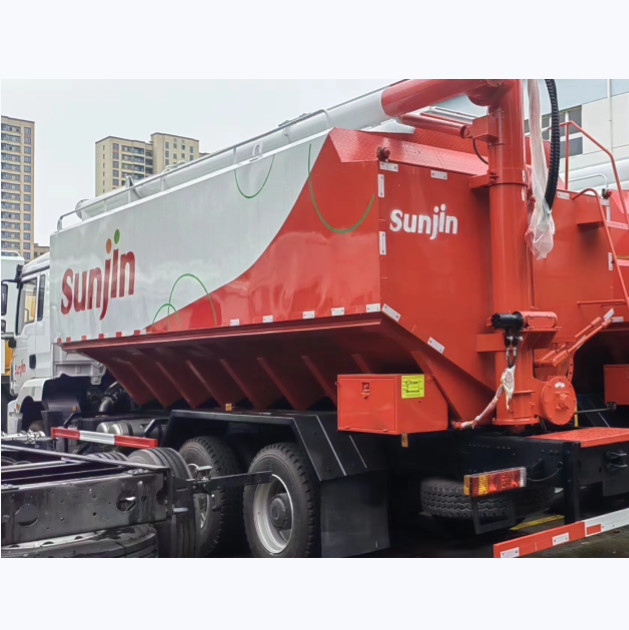 Animal Fodder Tank Transport Bulk Feed Truck With 6 Tyres And 1 Spare Tyre