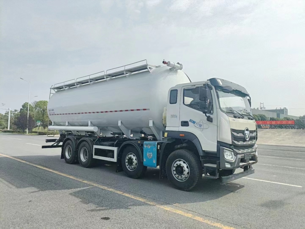 Air Conditioning Cab Euro3 or Euro4 Bulk Cement Transport Truck With Emission Standard