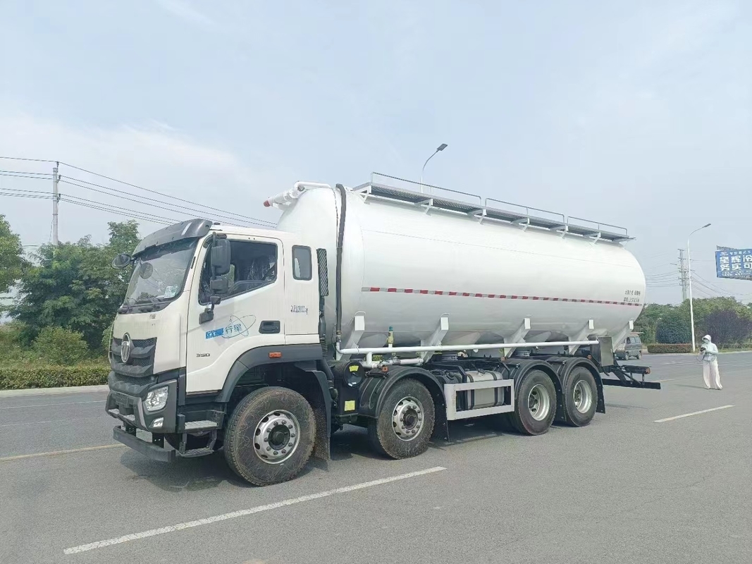 Air Conditioning Cab Euro3 or Euro4 Bulk Cement Transport Truck With Emission Standard