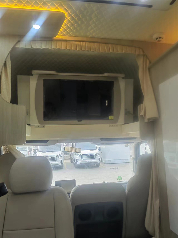 Custom YUEJIN 4x2 Luxury RV Vacation Car / Motor Caravan Sale in Saudi Arabia