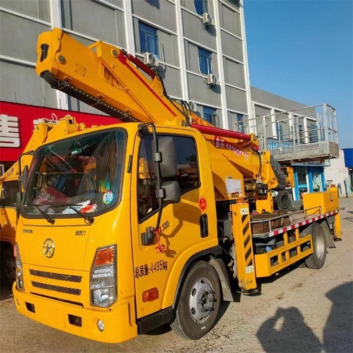 90km/H Max Speed Aerial Work Platform Truck For High Altitude Operation Trucks