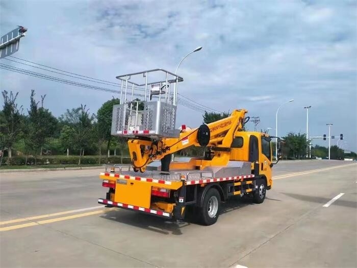3.5T Rear Axle Loading Aerial Work Platform For Truck - QuanChai Q23-132E60 Model