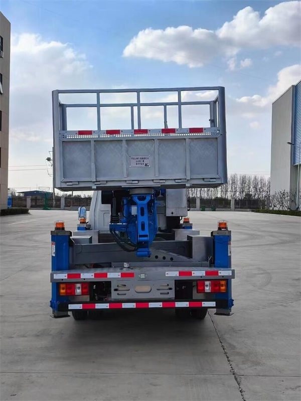 Durable Aerial Work Platform Truck With Euro 5 Emission Standard And 3300mm Wheelbase