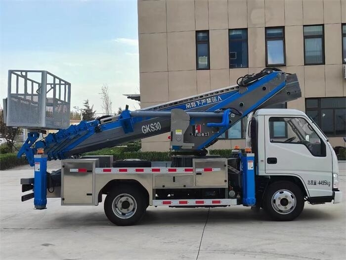 QuanChai/Q23-132E60 Aerial Work Platform Truck With JMC Chassis 1540/1540 Mm Suspension