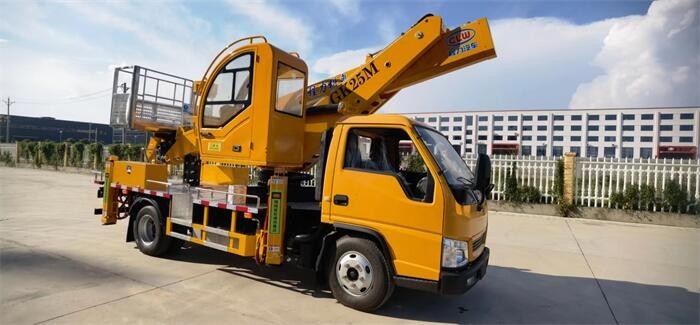 132HP Euro 5 Aerial Work Platform Truck by Dongfeng Versatile and Efficient
