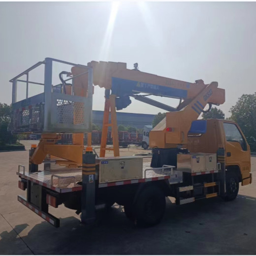 23m Aerial Work Platform Truck With QuanChai Q23-132E60 2.89L Displacement