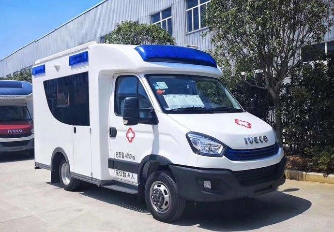 Iveco Ambulance Euro 5 Emergency Ambulance Car Curb Weight 2970 Kg Wheel Base 3300mm
