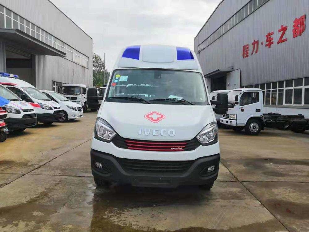Plush Ambulance 2800mm Mobile Hospital Truck With Advanced Features And 215/75R16LT Tire Specification