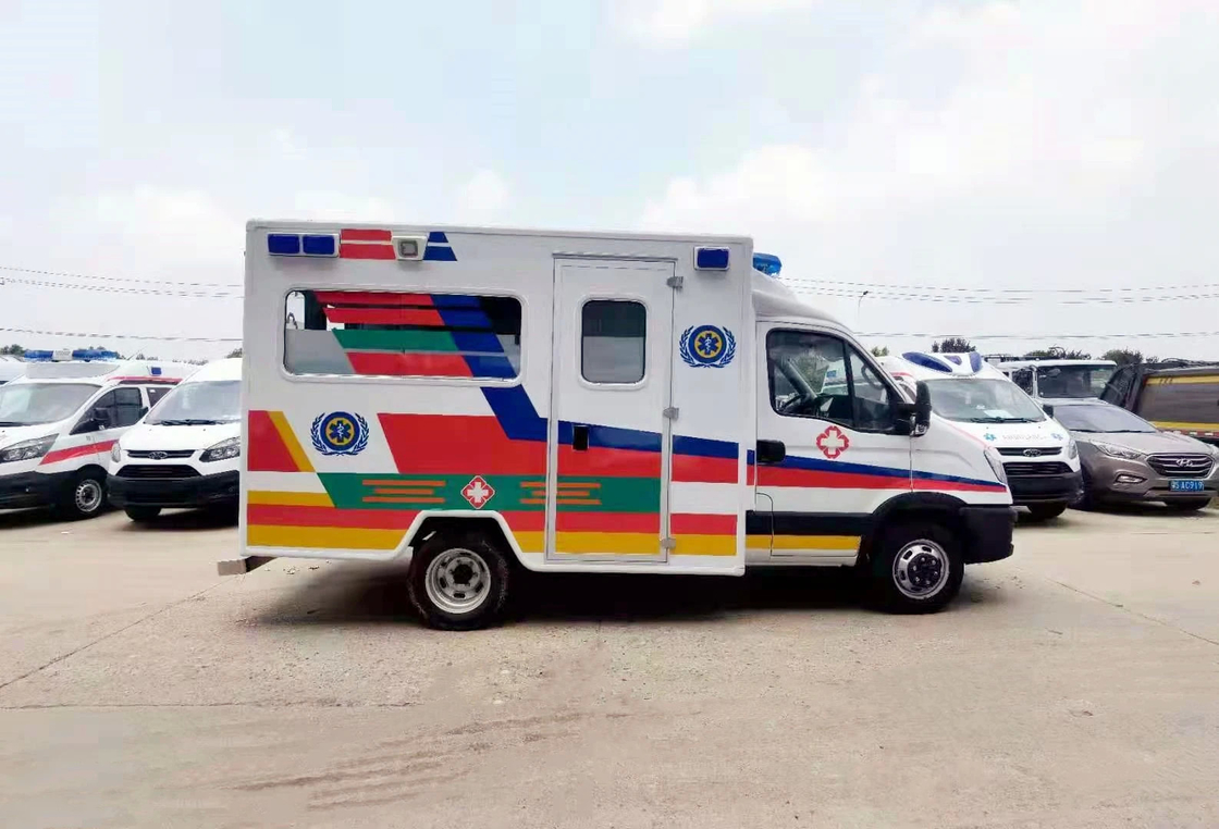 Emergency Ambulance Car With Euro 5  Emission Standard Curb Weight 2970 Kg Medical Rescue Vehicle