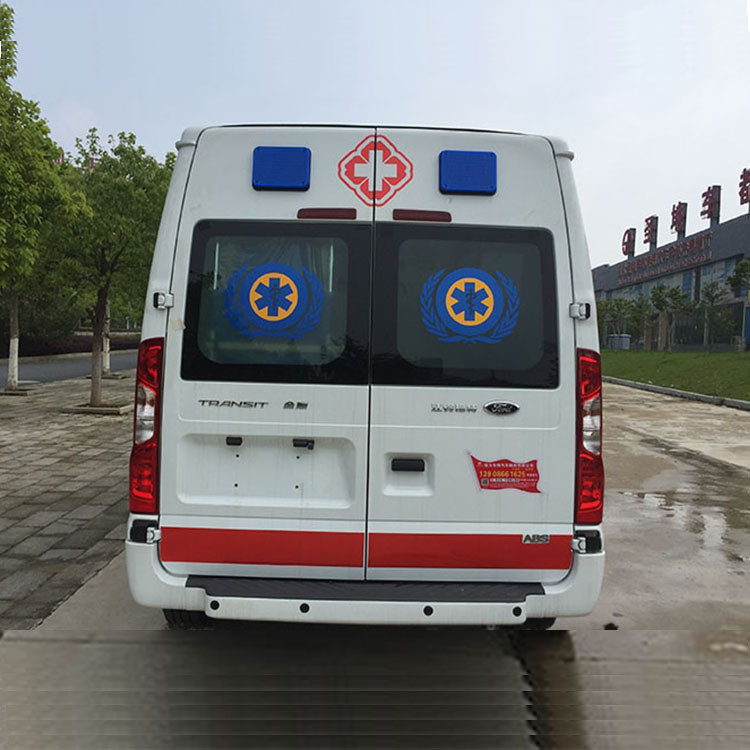 ambuance car Customizable Mobile Medical Vehicles 3-8m Length 4x2 Drive Type