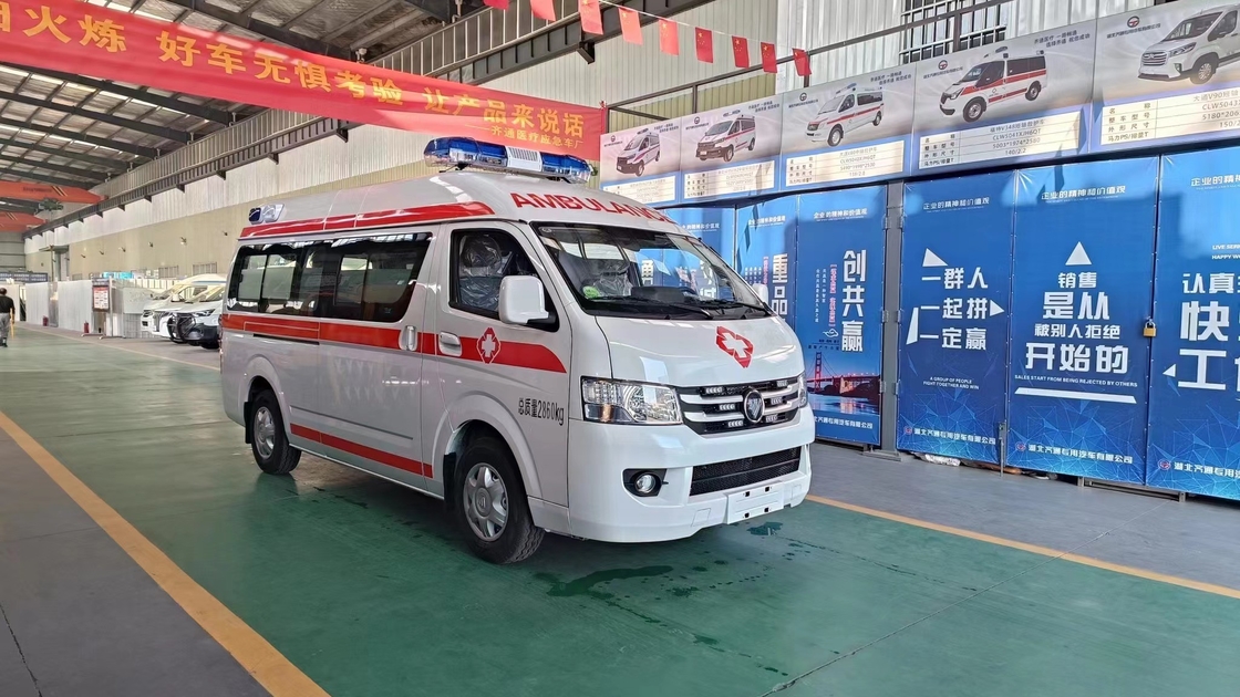 Manual Transmission Emergency Ambulance Car For 5-6 Passengers With Euro 5 Emission Standard