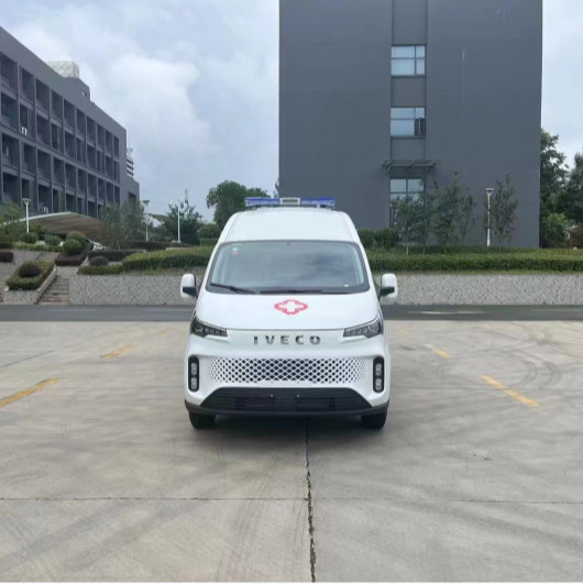 Mini Type 3 Ambulance Car Rated Power 103KW Maximum Speed 145km/H
