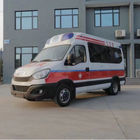 3750 Mm Wheel Base Emergency Ambulance Car With 103KW Rated Power And 3700 Kg Gross Weight