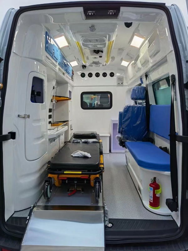 3750 Mm Wheel Base Emergency Ambulance Car With 103KW Rated Power And 3700 Kg Gross Weight