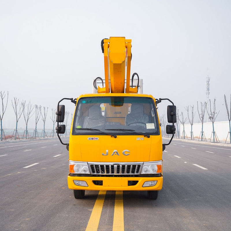 Two Person Cab Aerial Work Platform Truck with Front and Rear V Outriggers