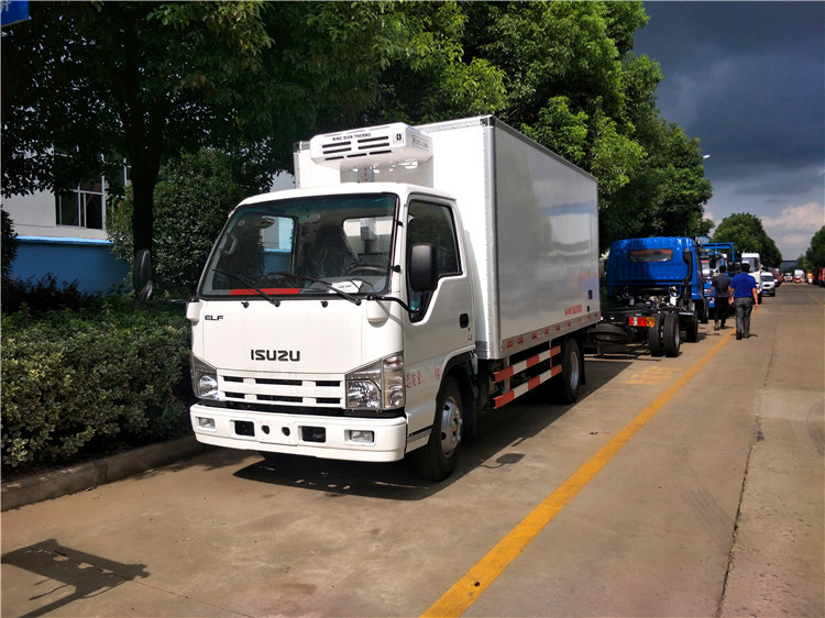 Japan 4*2 ISUZU Refrigerator Box Truck PTO System 5 Ton Freezer Truck