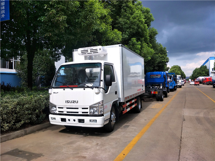 Japan 4*2 ISUZU Refrigerator Box Truck PTO System 5 Ton Freezer Truck