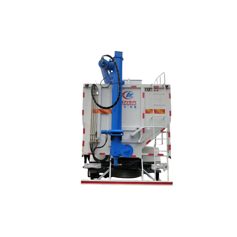 Dongfeng Animal Food Transport Truck 7700*2500*3550mm Euro 5 Bulk Feed Discharge Truck