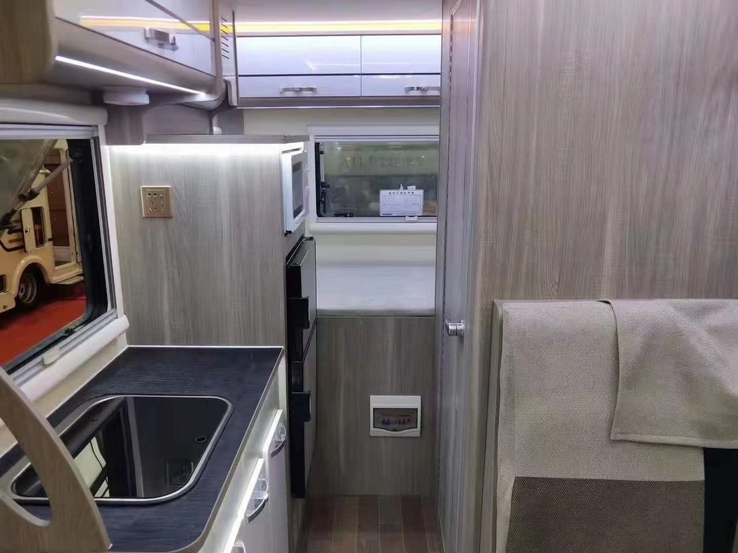 Yuejin Foton Outdoor Camper Van Automatic Transmission  4*2 Motorhome RV Caravan