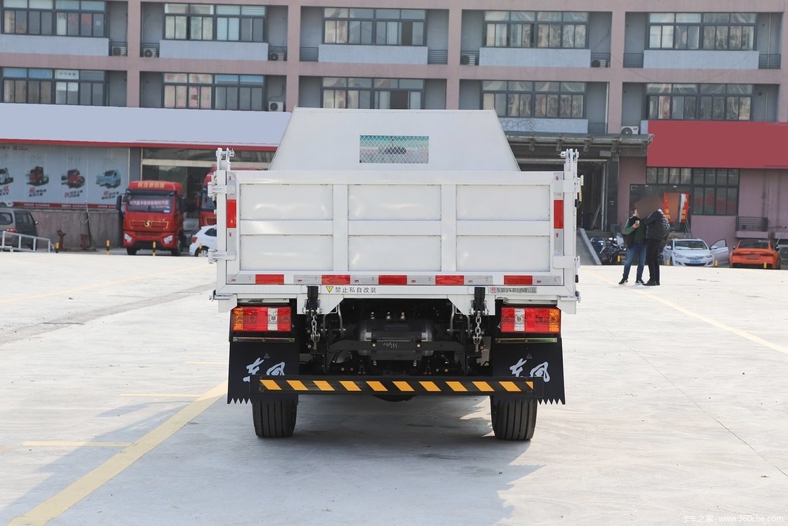 Euro V Light Duty Cargo Vans Box Truck 6 - 8 Ton 5.2m 6 Wheels