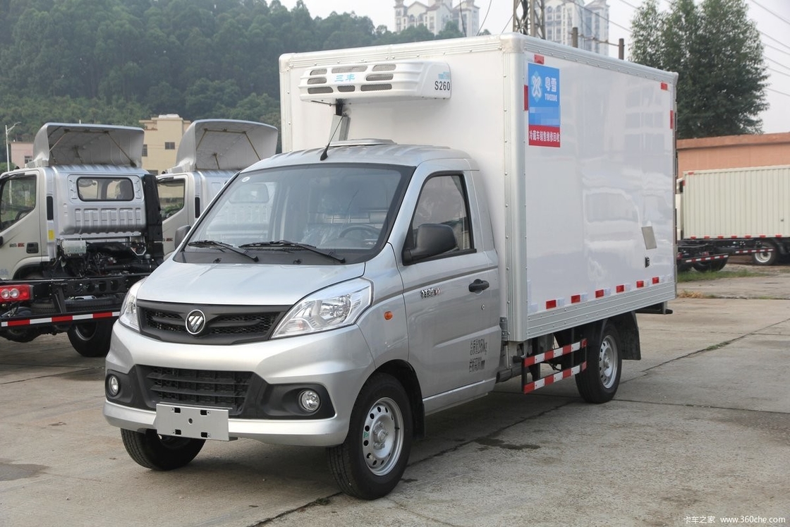 2 Tons Refrigerated Truck Foton Gasoline Fuel Type Refrigerated Freezer Van