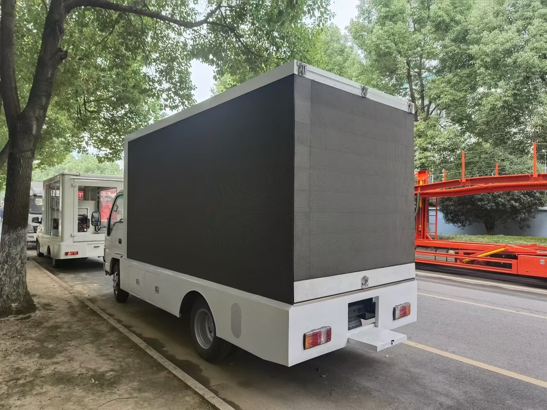 Full Color P5 P6 Mobile LED Billboard Trucks Isuzu Mobile Digital Billboard Truck