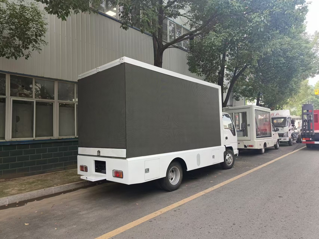 Full Color P5 P6 Mobile LED Billboard Trucks Isuzu Mobile Digital Billboard Truck